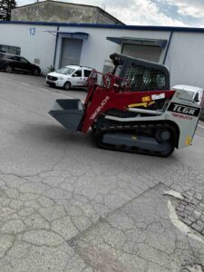 Челен товарач